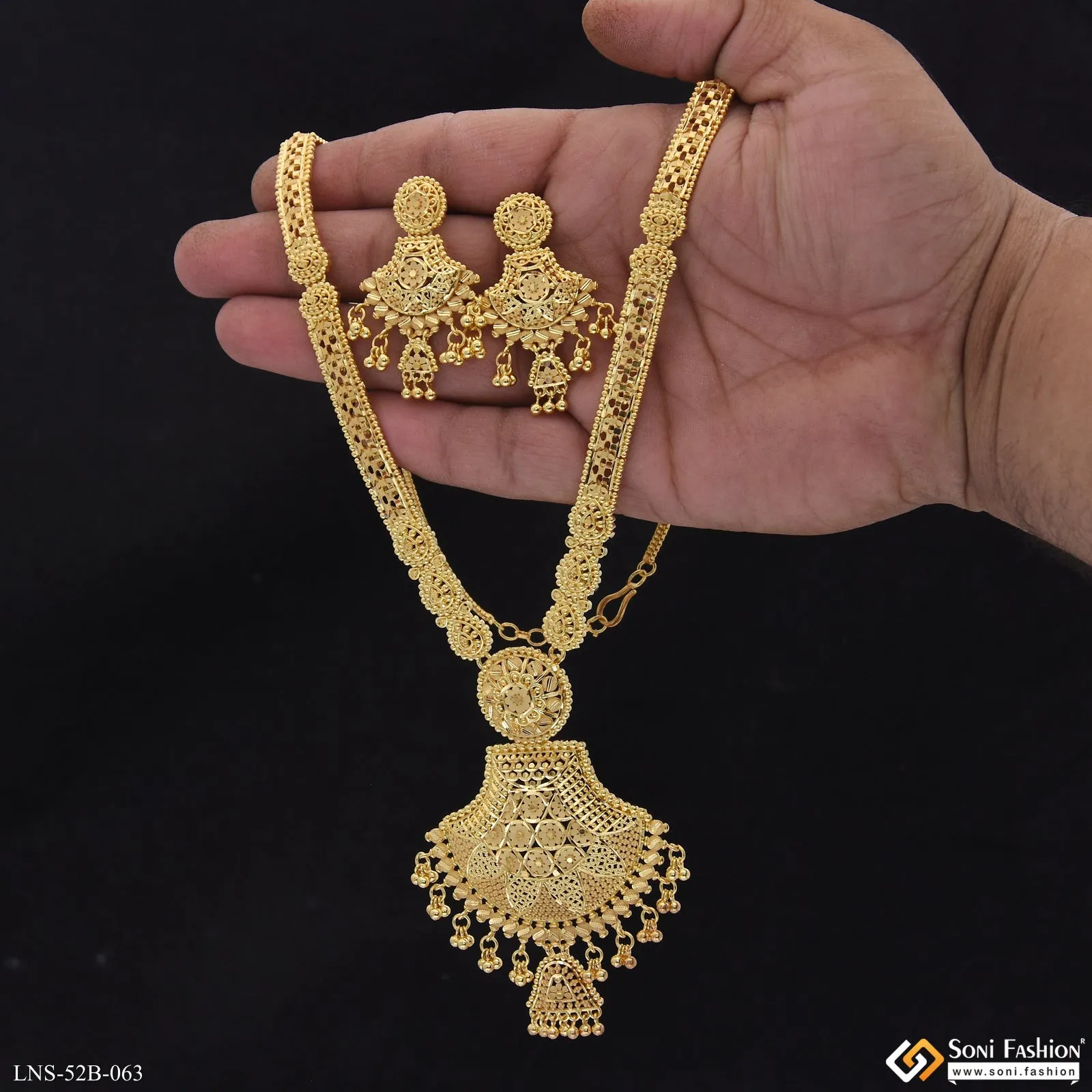 1 Gram Gold Plated Dazzling Design Necklace Set for Women - Style B063