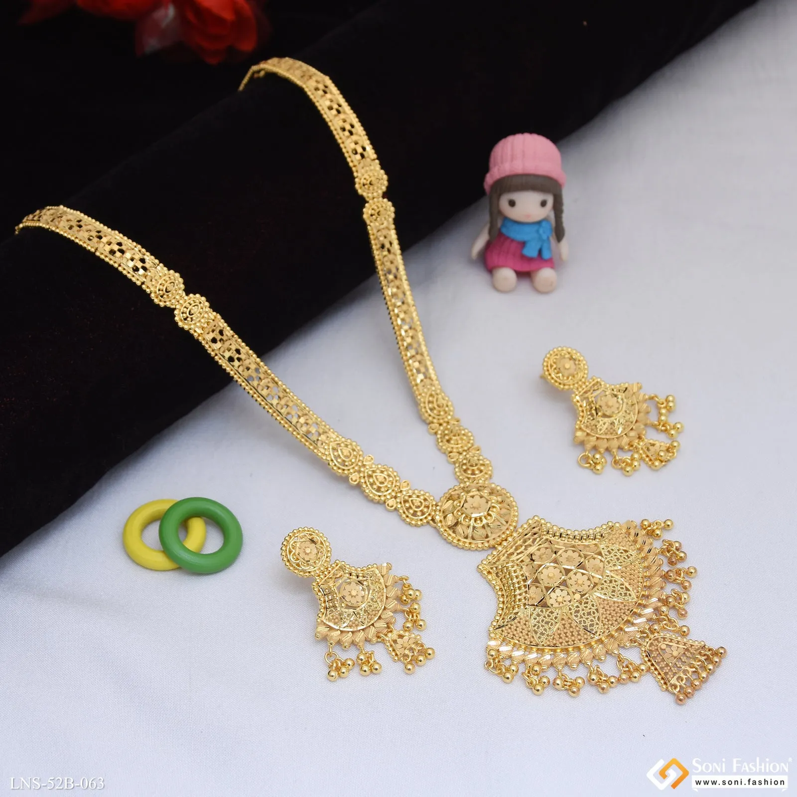 1 Gram Gold Plated Dazzling Design Necklace Set for Women - Style B063