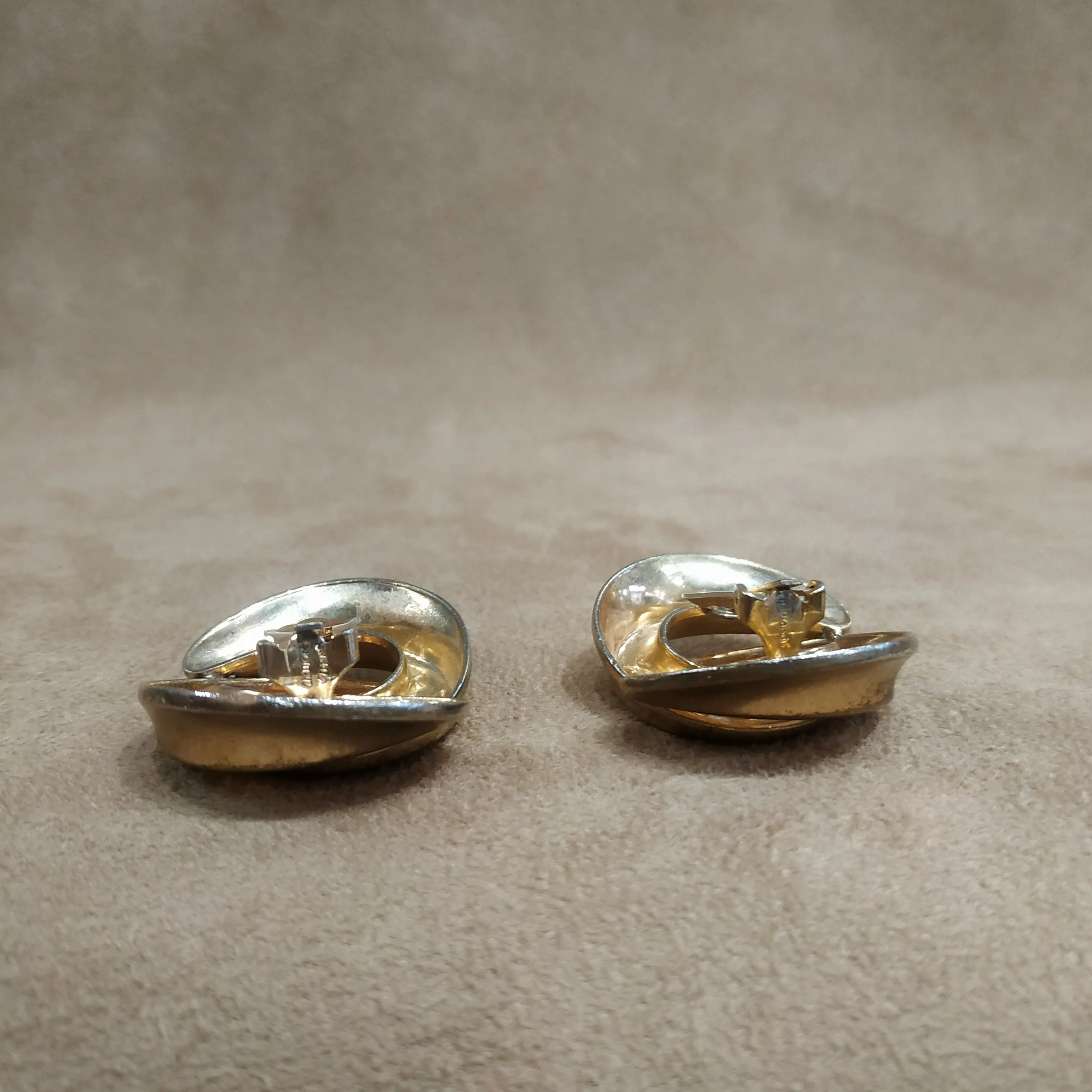 Christian Dior 70s Clip On Earrings