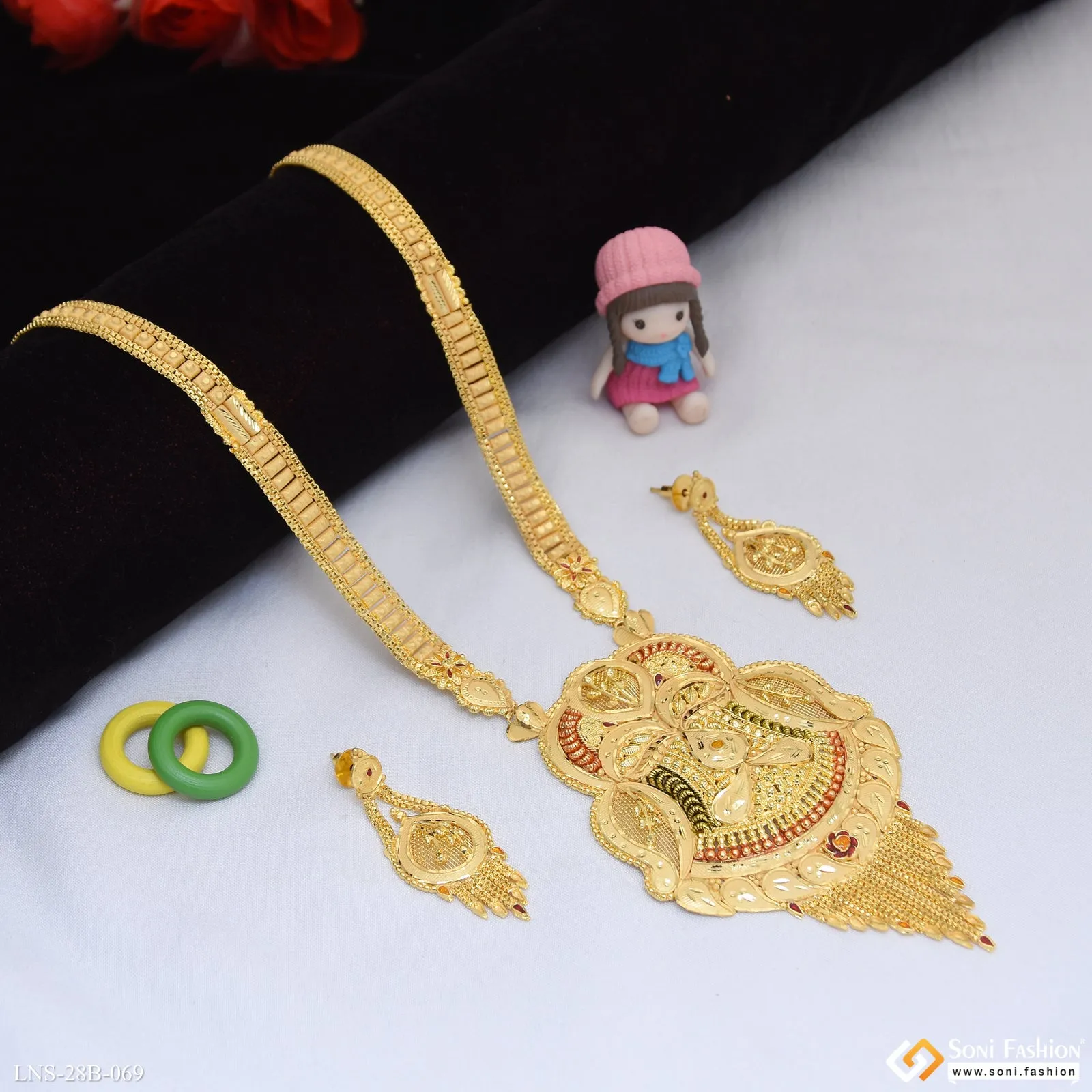 Dazzling Design Gold Plated Necklace Set for Women - Style B069