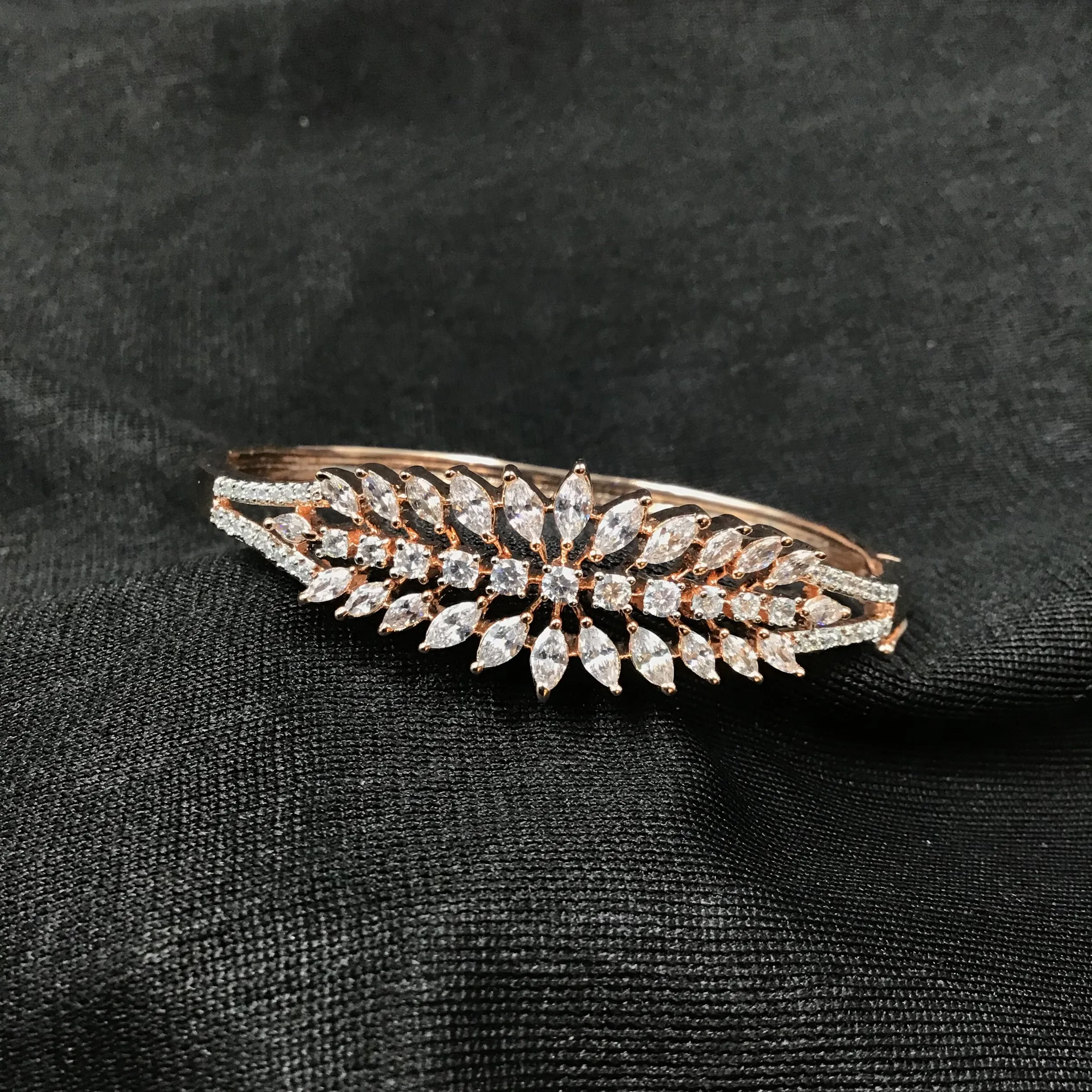 Openable Zircon/AD Bracelet 3220-11
