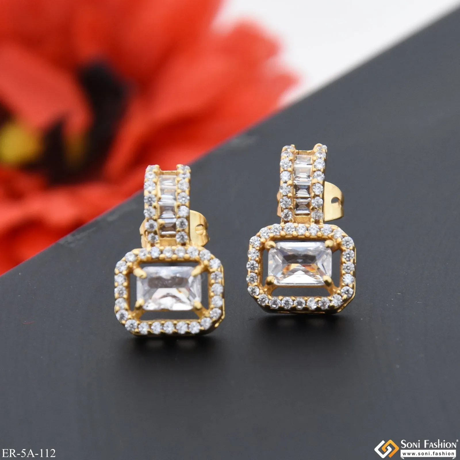 Pretty Design Dazzling Design Gold Plated Earrings for Ladies - Style A112
