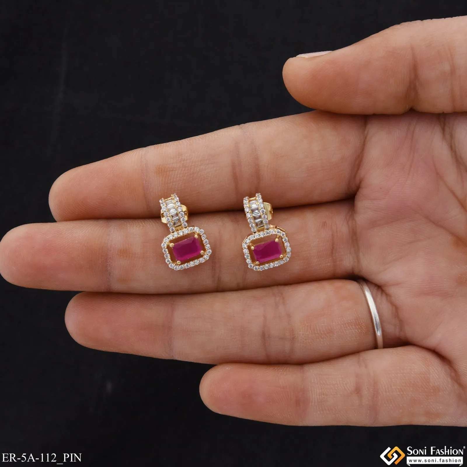 Pretty Design Dazzling Design Gold Plated Earrings for Ladies - Style A112