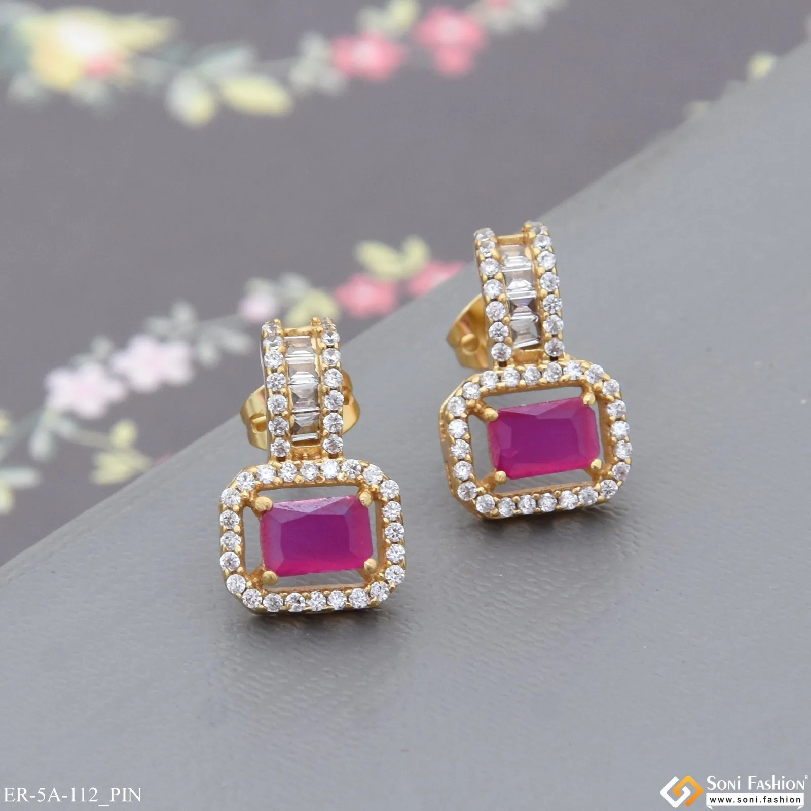 Pretty Design Dazzling Design Gold Plated Earrings for Ladies - Style A112