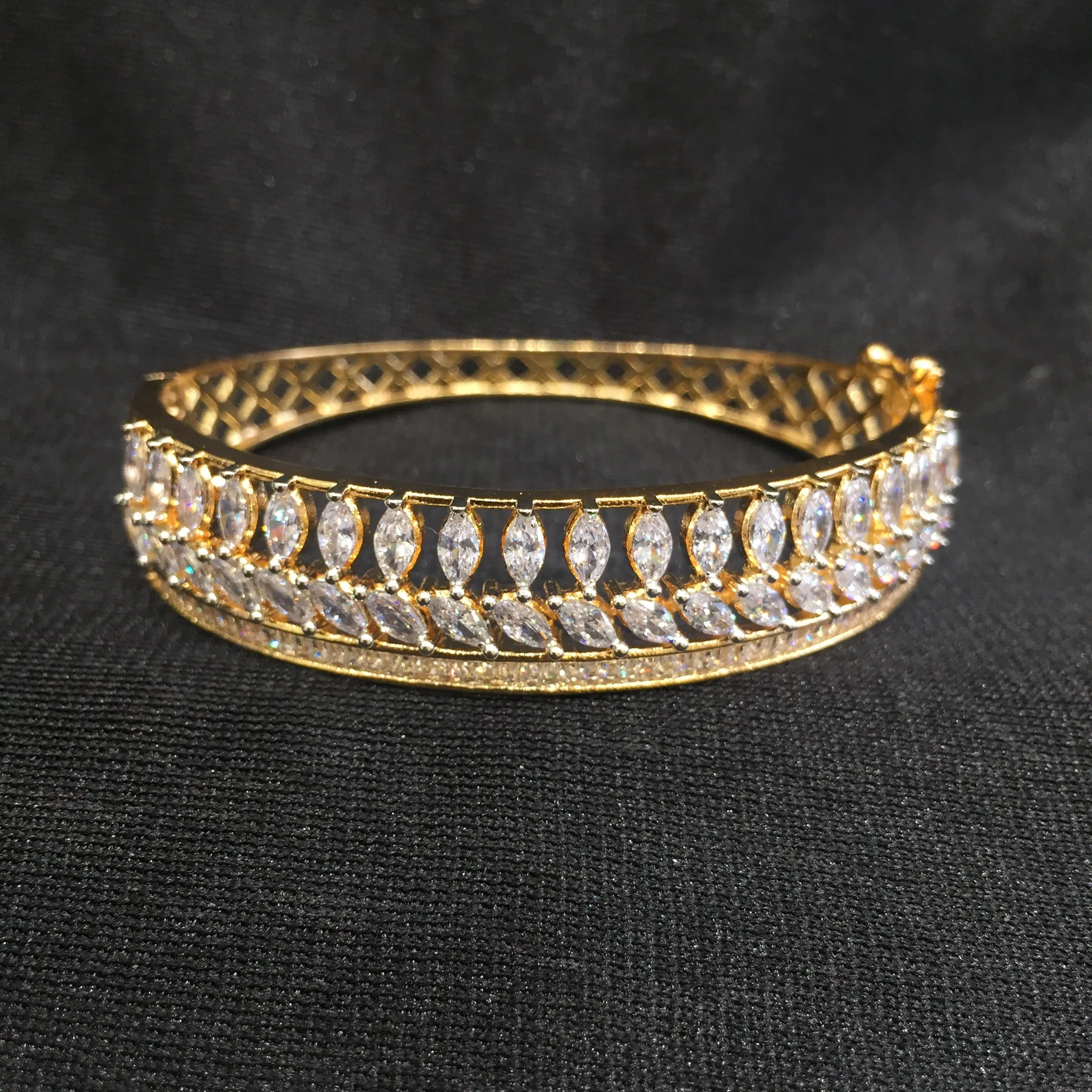 Zircon/AD Bracelet 6142-08